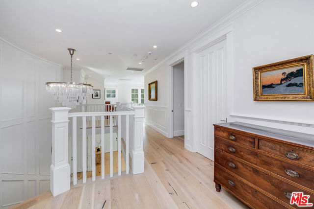 4402 Ledge Avenue, Toluca Lake CA: https://media.crmls.org/mediaz/ab4365fe-5c08-4516-a99e-ecfcd43c6ef3.jpg