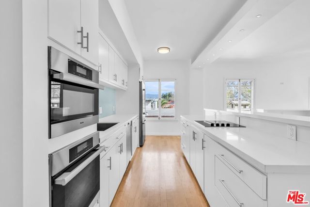 109 N SYCAMORE Avenue, Los Angeles CA: https://media.crmls.org/mediaz/ab43fb64-0749-4fdb-a231-b1276164619b.jpg