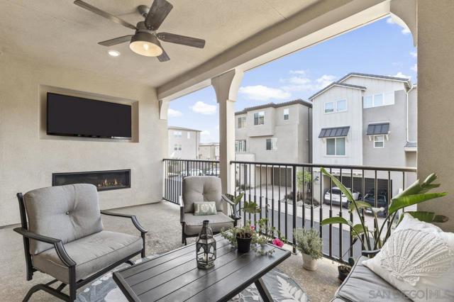 15447 Van Lodensteyn Way, San Diego CA: https://media.crmls.org/mediaz/ab4505fd-3abb-4d07-8525-6693fbded815.jpg
