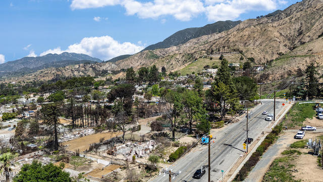 600 McWilton Place, Altadena CA: https://media.crmls.org/mediaz/ab45640f-7c24-44da-be9a-141e1980c2f7.jpg