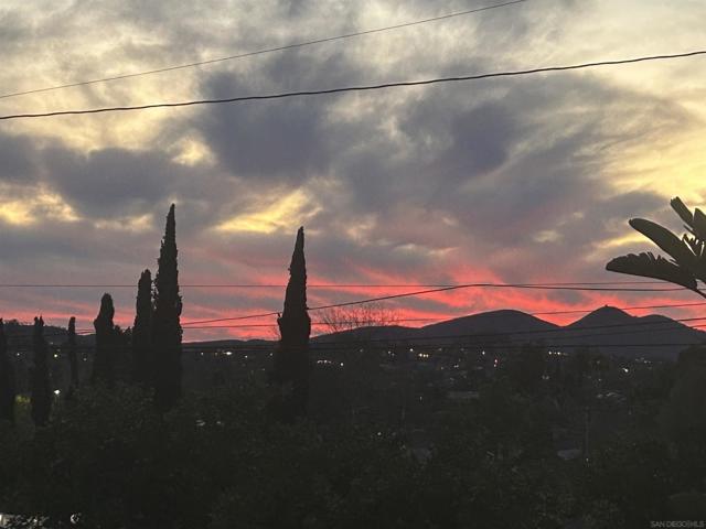 1190 Robertson Dr, Escondido CA: https://media.crmls.org/mediaz/ab45a177-cd9c-4bdd-a4ff-fe69a7738cf6.jpg