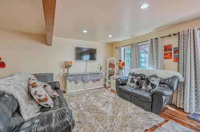 6640 Kim Ann Lane, Salinas CA: https://media.crmls.org/mediaz/ab45bc4d-ab2e-4ea0-8f93-eea2075f6796.jpg