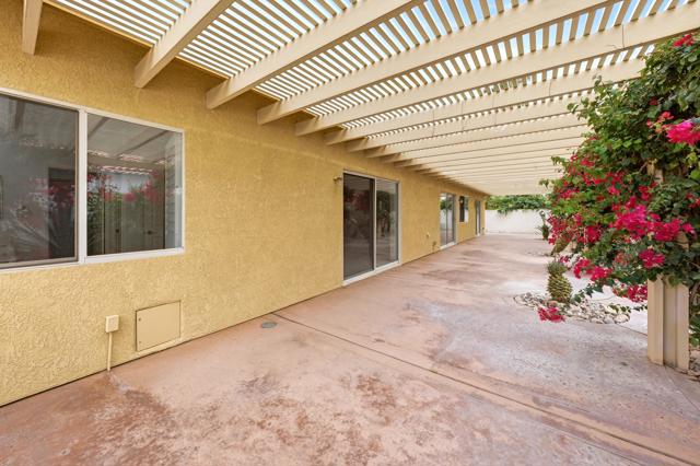 Image 17 of 42 For 78663 Como Court