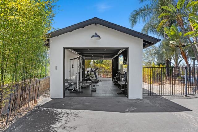 2085 Valley View Boulevard, El Cajon CA: https://media.crmls.org/mediaz/ab463ffa-b94f-486b-aee5-c2624d67e9be.jpg