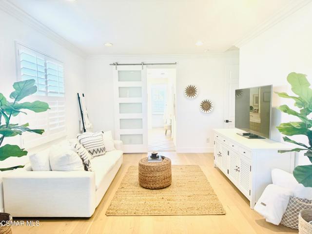 4984 Corral Street, Simi Valley CA: https://media.crmls.org/mediaz/ab46c56a-bd9d-4592-a047-d48efc868598.jpg