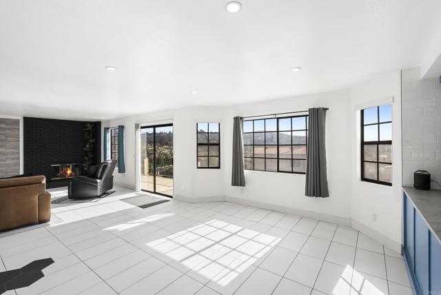 Detail Gallery Image 17 of 71 For 9309 Hillside, Spring Valley,  CA 91977 - 6 Beds | 5 Baths