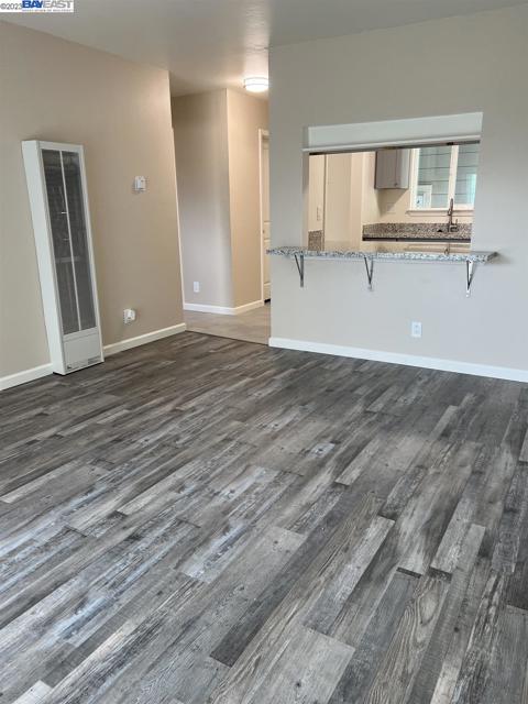 36976 Mulberry St, Newark CA: https://media.crmls.org/mediaz/ab4707b0-4c3e-460d-a113-d8e5bf4ca248.jpg