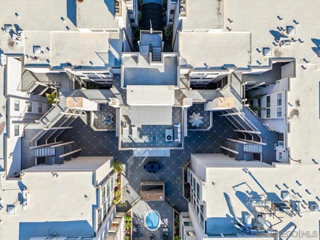 7550 Eads Ave, La Jolla CA: https://media.crmls.org/mediaz/ab471c59-bf69-47f9-893e-1d006d066947.jpg