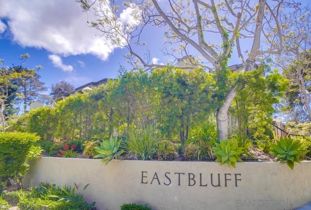 3319 Caminito Eastbluff, La Jolla CA: https://media.crmls.org/mediaz/ab471e3c-98e0-45c4-9e76-73be40c0969e.jpg