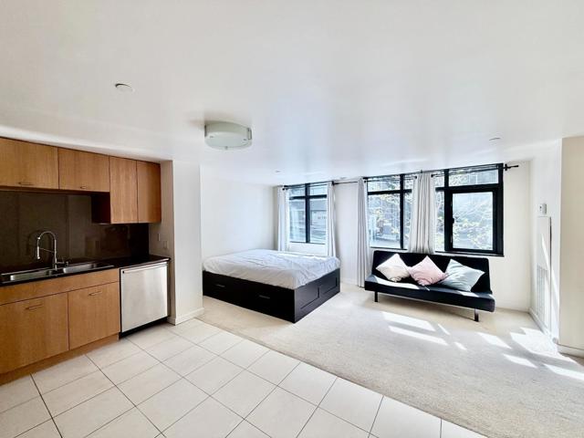 355 1st Street, San Francisco CA: https://media.crmls.org/mediaz/ab472399-1cf1-4253-ab81-05884bc683b5.jpg