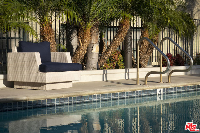 315 W 5th Street, Los Angeles CA: https://media.crmls.org/mediaz/ab47f3eb-6b7f-4495-aa89-fba1b6cb2037.jpg