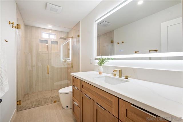 928 Diamond St, San Diego CA: https://media.crmls.org/mediaz/ab47fdf5-b36d-4167-b386-7f504a606303.jpg