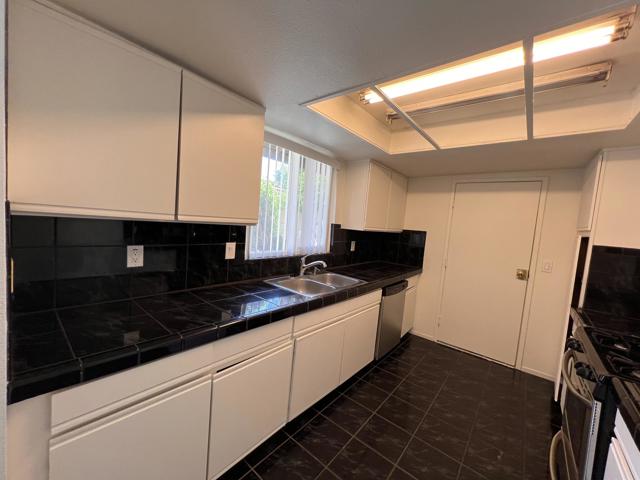 32550 Shifting Sands Trail, Cathedral City CA: https://media.crmls.org/mediaz/ab48953e-28c0-4151-8ff4-0e4e4bf718d1.jpg