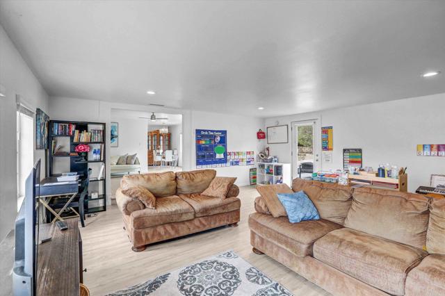 1629 primera Street, Lemon Grove CA: https://media.crmls.org/mediaz/ab48fea0-ac88-4674-ab16-8e96d5452552.jpg