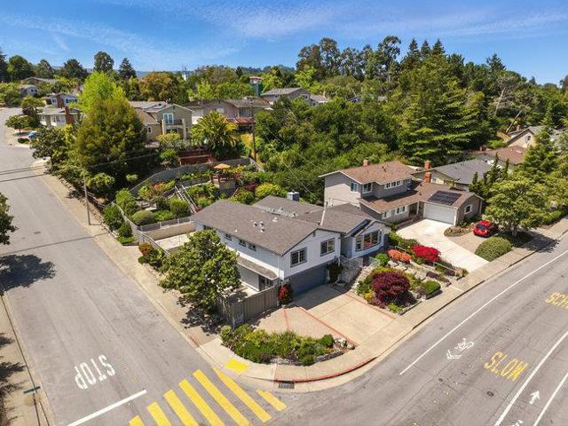 698 Emerald Hill Road, Redwood City CA: https://media.crmls.org/mediaz/ab49725c-0110-4470-a018-7b59d8a38881.jpg