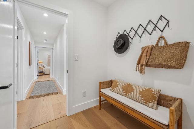 1129 WELLINGTON STREET, Oakland CA: https://media.crmls.org/mediaz/ab497f66-5482-4a01-8bc9-13f049cae758.jpg