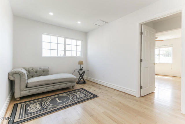 8857 Bluffdale Dr, Sun Valley CA: https://media.crmls.org/mediaz/ab49add2-4fb5-4661-ab65-ac25b48dec91.jpg