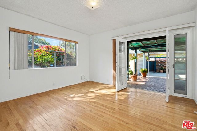 1314 Palms Boulevard, Venice CA: https://media.crmls.org/mediaz/ab49c231-1f1c-402c-a863-cb2f05d9aebf.jpg