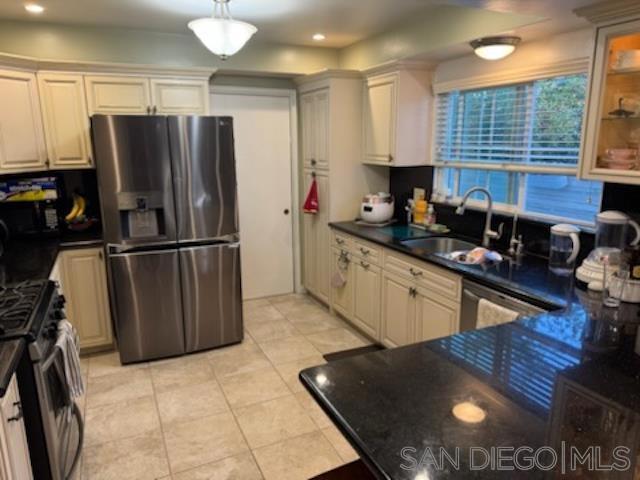 14211 Elmbrook Drive, La Mirada CA: https://media.crmls.org/mediaz/ab4a0cfd-ec09-4786-bc7c-ad6cd443b841.jpg