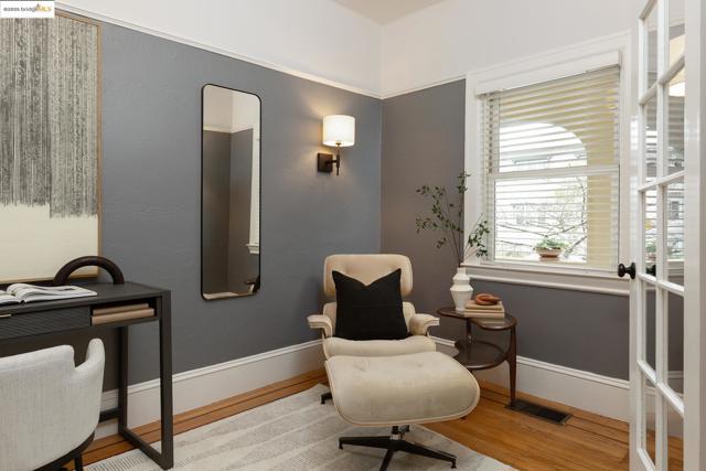479 41st St, Oakland CA: https://media.crmls.org/mediaz/ab4a20b6-1f0c-4b3d-99c7-0296d04ff5c0.jpg