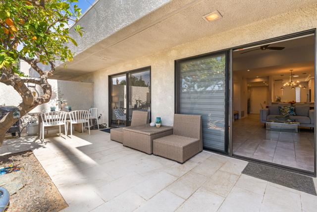 877 E Arenas Road, Palm Springs CA: https://media.crmls.org/mediaz/ab4a4dab-9208-4ed9-a02c-e522d861d537.jpg