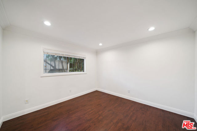 133 N Swall Drive, Beverly Hills CA: https://media.crmls.org/mediaz/ab4a8bc6-a2d8-492d-ac6f-96418a687362.jpg
