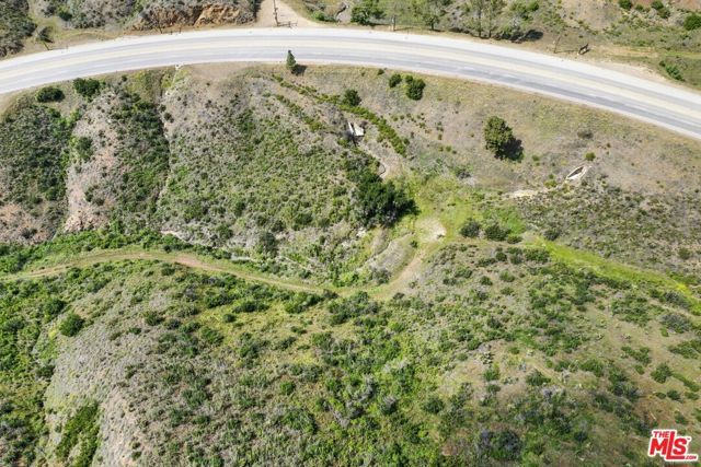 1 Kanan Rd, Agoura Hills CA: https://media.crmls.org/mediaz/ab4aaac1-ff2c-4c59-945e-6530994eda33.jpg