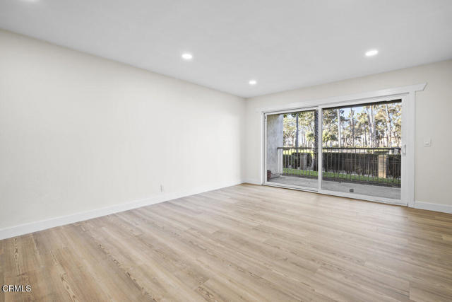 566 Ebbtide Circle, Port Hueneme CA: https://media.crmls.org/mediaz/ab4b2217-7fe1-4918-95ec-ff8c70293281.jpg