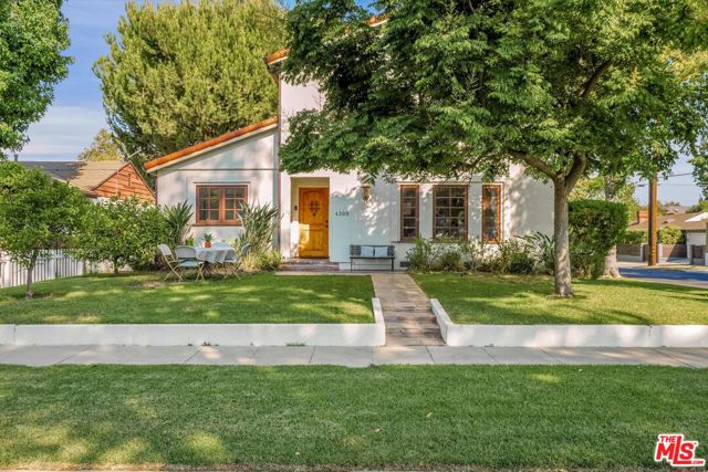 4300 Laurelgrove Avenue, Studio City CA: https://media.crmls.org/mediaz/ab4b63c8-ed94-44e4-a3bb-1e85fe9d479a.jpg