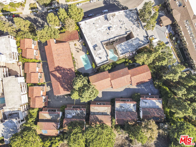 5644 Ravenspur Drive, Rancho Palos Verdes CA: https://media.crmls.org/mediaz/ab4d1299-ce60-4492-af3c-da283663be8d.jpg