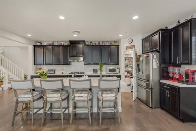 738 Sullivan Way, Gilroy CA: https://media.crmls.org/mediaz/ab4d2aea-5396-4bf5-a773-15e3603c2da4.jpg