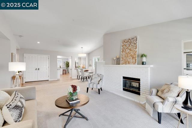 4332 Terra Granada Dr, Walnut Creek CA: https://media.crmls.org/mediaz/ab4dd632-b716-4a2a-8cbe-f135d2c5b242.jpg