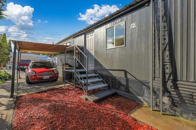 150 S Anza St, El Cajon CA: https://media.crmls.org/mediaz/ab4e566d-2a3f-4e68-88b8-b44914f8b5f1.jpg