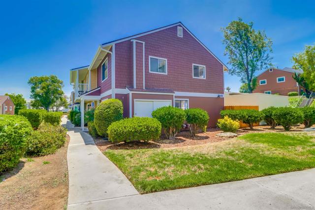 7827 Rancho Fanita Dr, Santee CA: https://media.crmls.org/mediaz/ab4f037b-6d96-487b-8285-3e1dd930fee8.jpg