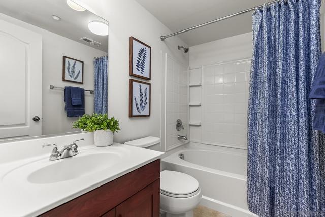 3528 Shoreline Bluff Ln, San Diego CA: https://media.crmls.org/mediaz/ab4f4fa5-4f91-49ba-a559-3732709d0b31.jpg