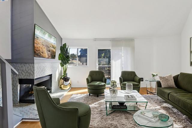5400 Mountain Blvd, Oakland CA: https://media.crmls.org/mediaz/ab4f66c6-a987-4208-aeeb-19f7c66969b8.jpg