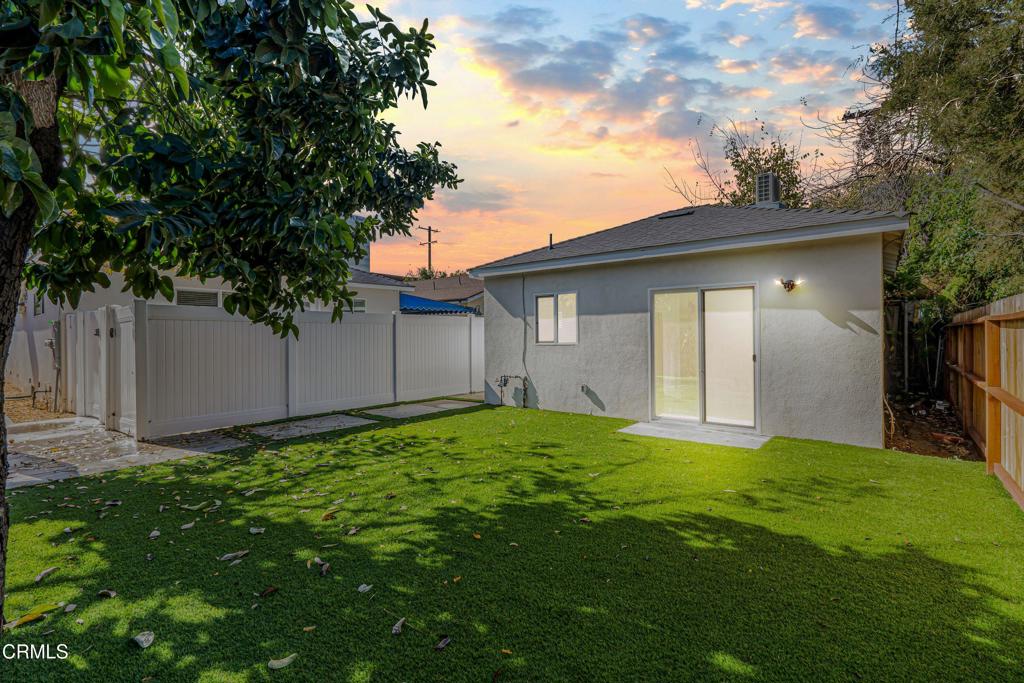 15233 Camarillo StreetSherman Oaks img 27