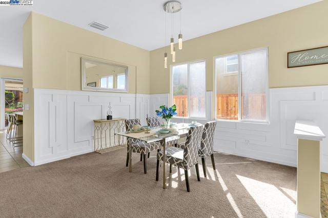 436 Wood Glen Dr, Richmond CA: https://media.crmls.org/mediaz/ab4fd49e-8a68-4987-9988-1e8354cb33e0.jpg