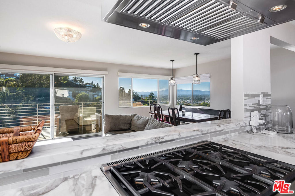 3909 Glenridge DriveSherman Oaks image #16