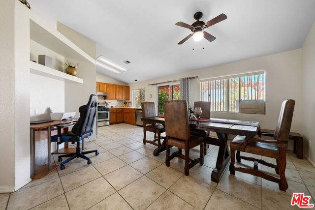 3223 Quarry Road, Palmdale CA: https://media.crmls.org/mediaz/ab50394e-3875-48cf-9775-388c44c2e1c1.jpg