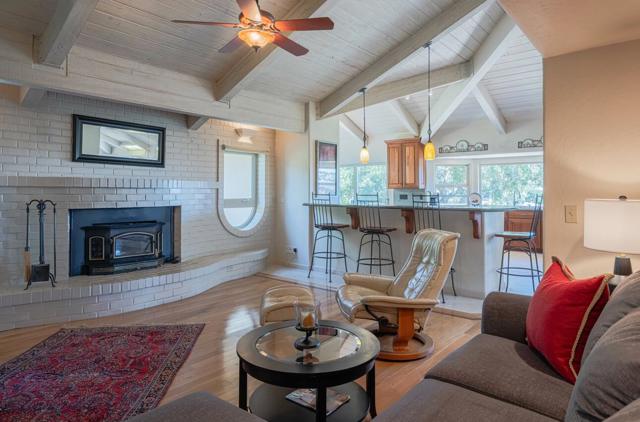 15847 Pleasant Valley Lane, Salinas CA: https://media.crmls.org/mediaz/ab514526-d19e-45e7-a69a-666396be5416.jpg