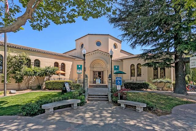 1121 Douglas Avenue, Burlingame CA: https://media.crmls.org/mediaz/ab51b2a1-64aa-4ed3-b6ef-5a6c7c7e6c9e.jpg