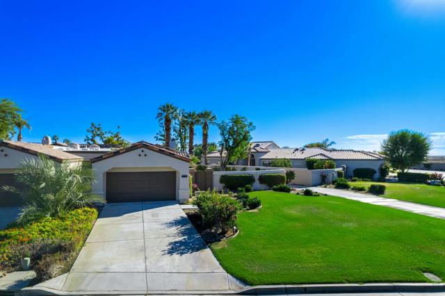 57916 Interlachen, La Quinta CA: https://media.crmls.org/mediaz/ab526c0a-7196-4328-8ba3-b6040e85aaad.jpg
