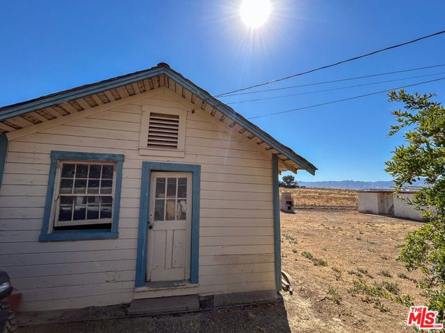 166 Russell Ranch Highway, New Cuyama CA: https://media.crmls.org/mediaz/ab52b5b0-4ffa-47b2-8fdb-26e753384fbe.jpg