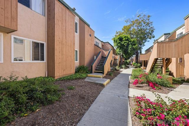 8741 Lake Murray Blvd, UNIT 8, San Diego CA: https://media.crmls.org/mediaz/ab533334-8c26-4eb0-b2f9-f4b910dd1ea5.jpg