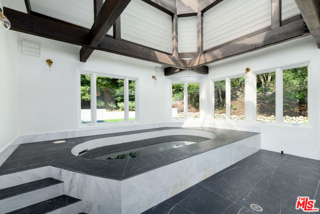 4929 Lakeview Canyon Road, Westlake Village CA: https://media.crmls.org/mediaz/ab542b4f-f02e-4a6b-884e-6b1e909d51c6.jpg