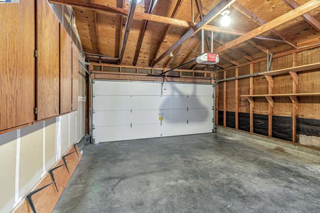 2538 E 16Th St, Oakland CA: https://media.crmls.org/mediaz/ab5482af-0cac-4258-98c6-e3f6c543b2a5.jpg
