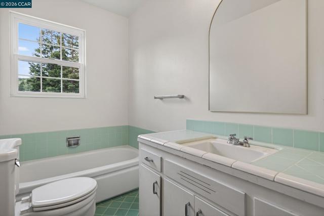 Image 25 of 41 For 1656 Foothill Park Circle