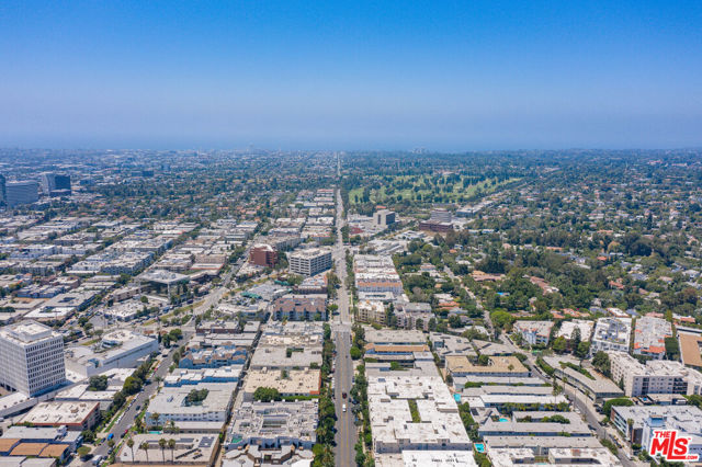 11636 Montana Avenue, Los Angeles CA: https://media.crmls.org/mediaz/ab54dd9e-46e4-4bde-b779-eb4c5591c7ac.jpg