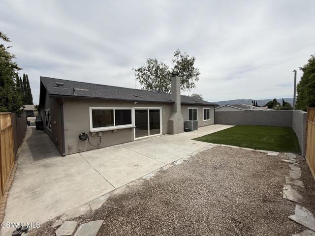 2203 Marter Court, Simi Valley CA: https://media.crmls.org/mediaz/ab54e321-4ac7-4547-a40f-0af298ab0f71.jpg